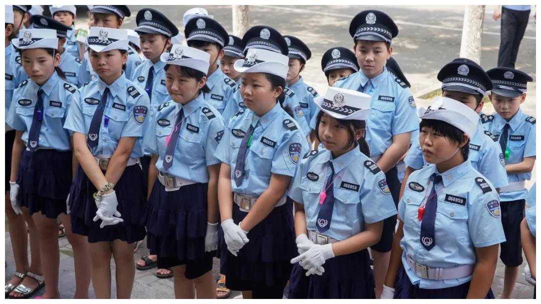 小小警察初体验,中投慈善圆孩子们一个"警察梦"