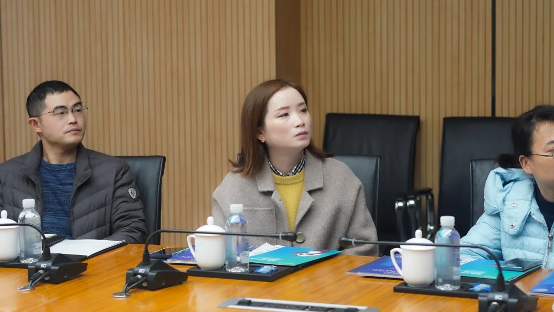 青羊区新经济和科技局副局长汤志华一行领导莅临园区座谈交流