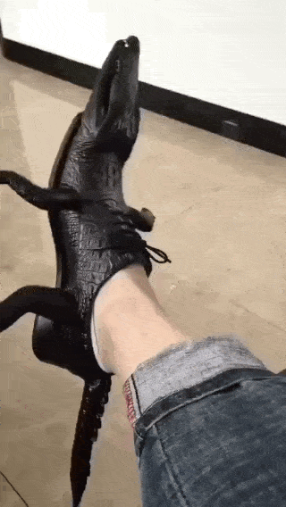 幽默段子新买的鳄鱼皮鞋怎么样