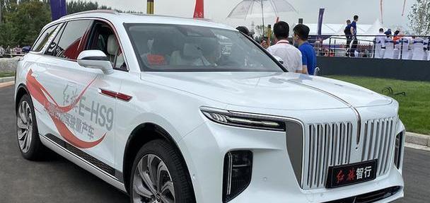 外观霸气内饰八块屏幕动力4秒破百的suv是红旗造的!