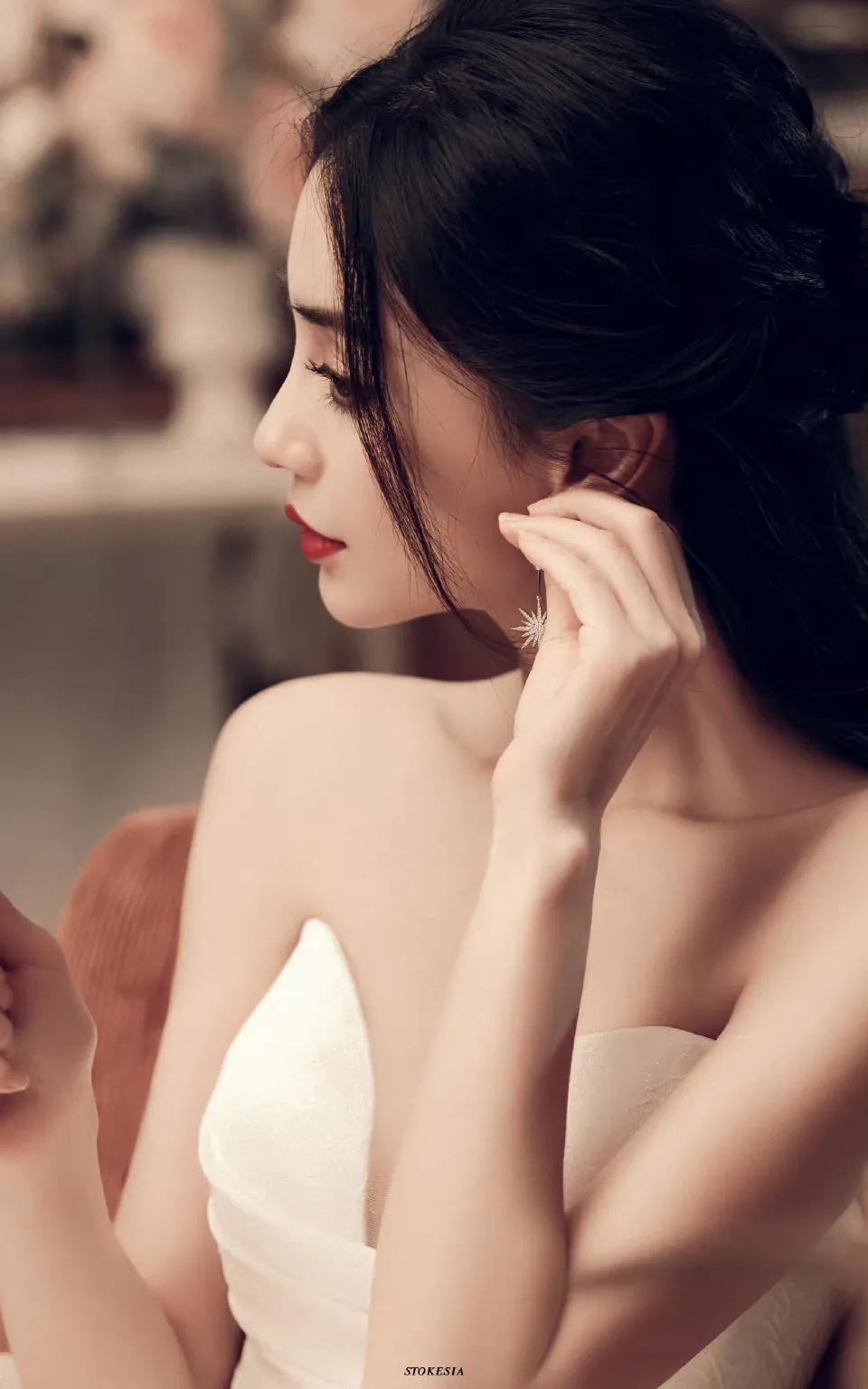 杨颖angelababy,这是心动的感觉,楚楚动人!__财经头条