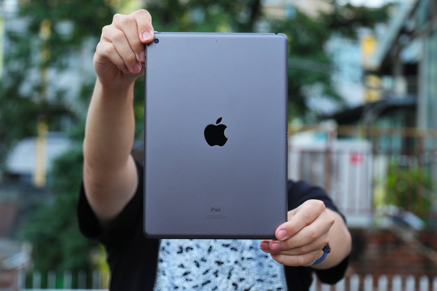 第九代ipad图赏:升级芯片屏幕 3000元档的唯一选择__财经头条