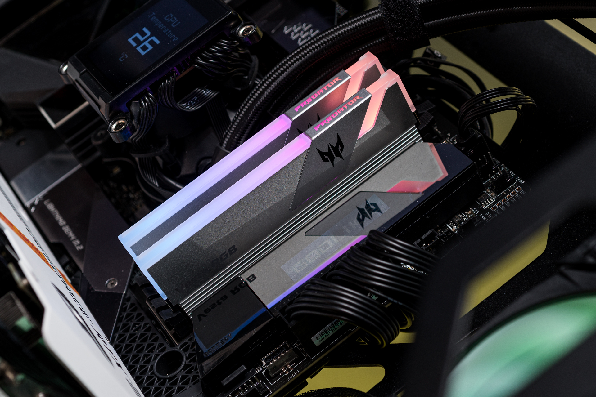 高颜值超频神器这套宏碁掠夺者vestargb内存有点帅