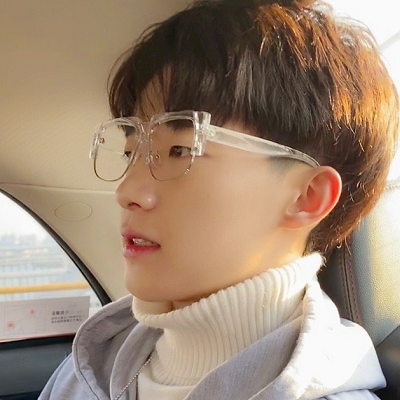 陈三晒出甜蜜情侣合影,并称是第二次跨年,粉丝:不是刚官宣吗_高清图集