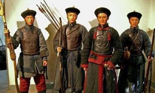 清朝土匪来到越南，硬逼着越南皇帝让位，越南急忙向光绪求救