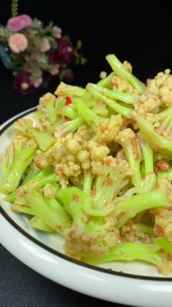 虾酱炒菜花一上桌家人抢着吃