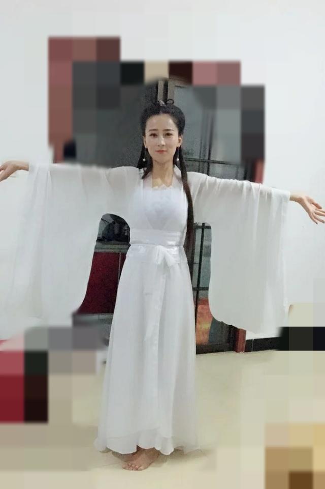 神雕侠侣:小龙女同款衣服买家秀,刘亦菲:亏得我出道的早!