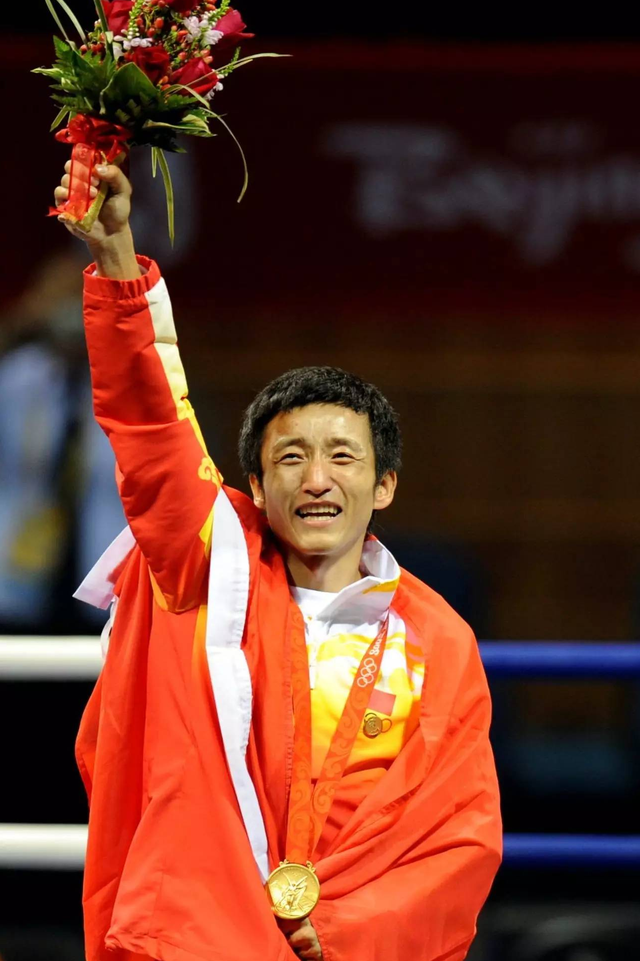 一定得说到的就是中国拳击首位世界冠军,邹市明