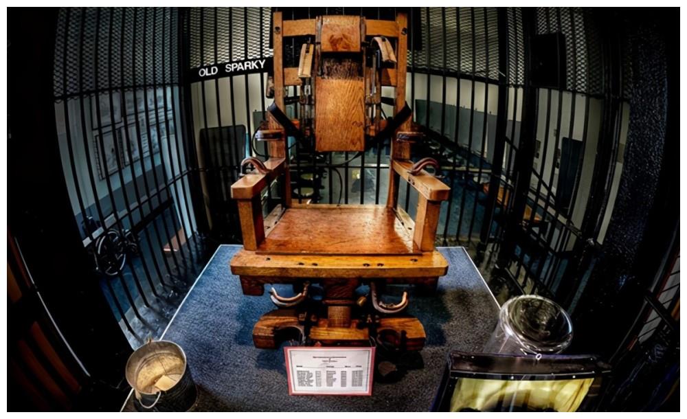 爱迪生发明的300伏电椅,不仅仅只是刑具,背后还隐藏着一大秘密