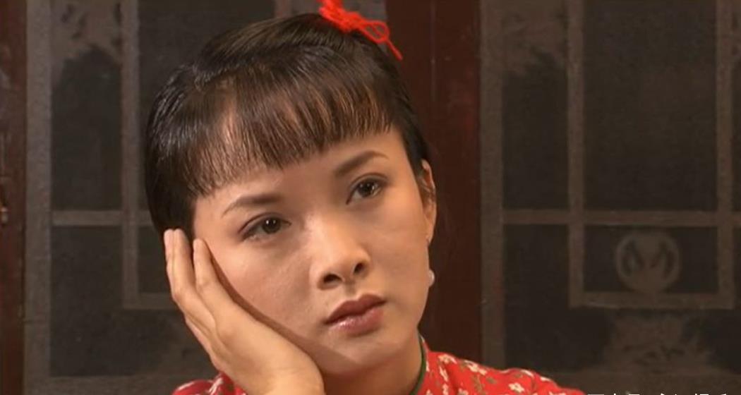 《大宅门》里所扮演的香秀被卖给了大户人家,因为长得好看,被白景琦看