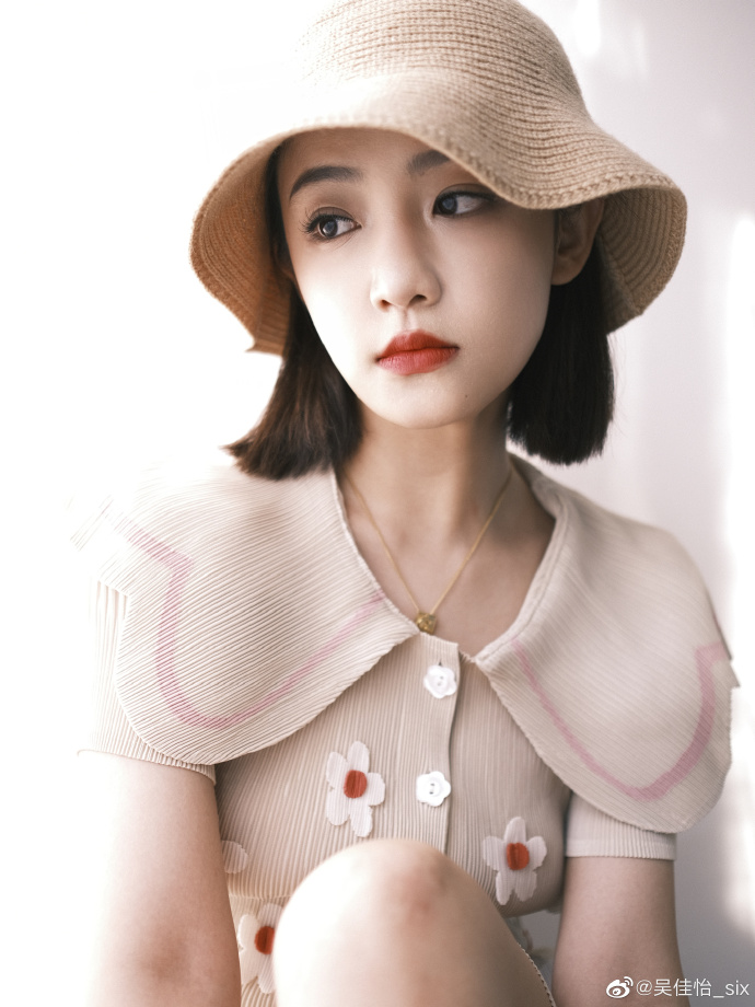 美女吴佳怡迷人写真欣赏,很漂亮啊