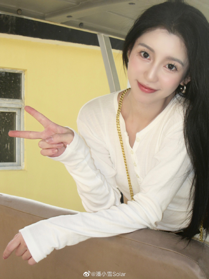美女小姐姐潘小雪迷人美照欣赏,真的好可爱啊美女小