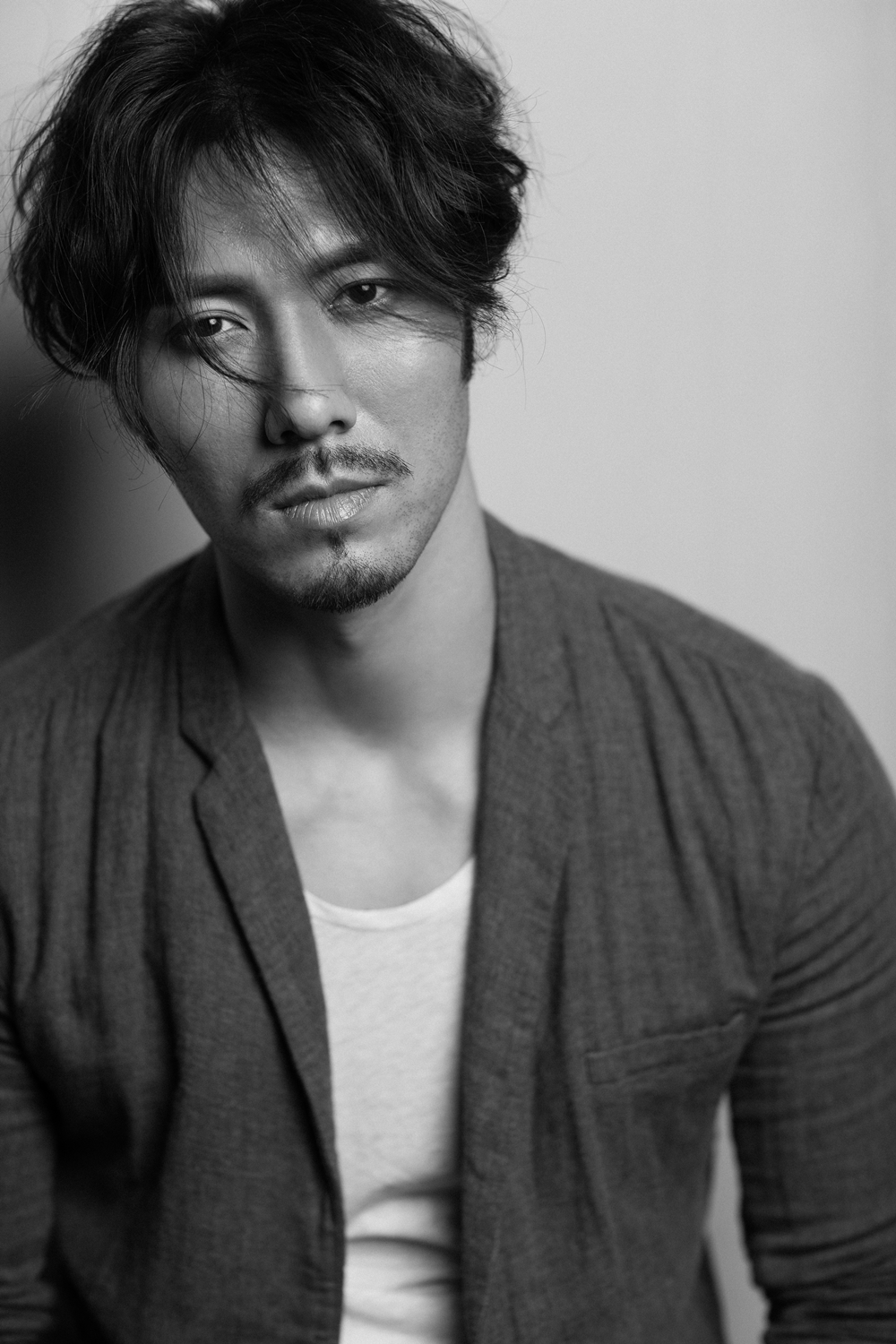 范奕泽初秋写真曝光 《重启之极海听雷》贰京获好评