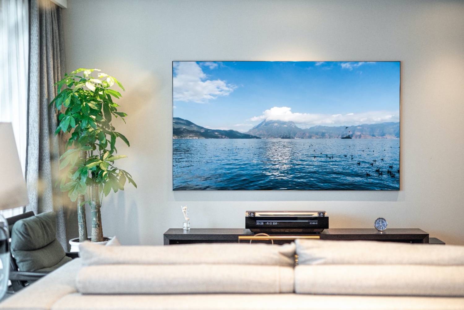 海信激光电视助力“十三五”科技创新成就展-家电圈官网