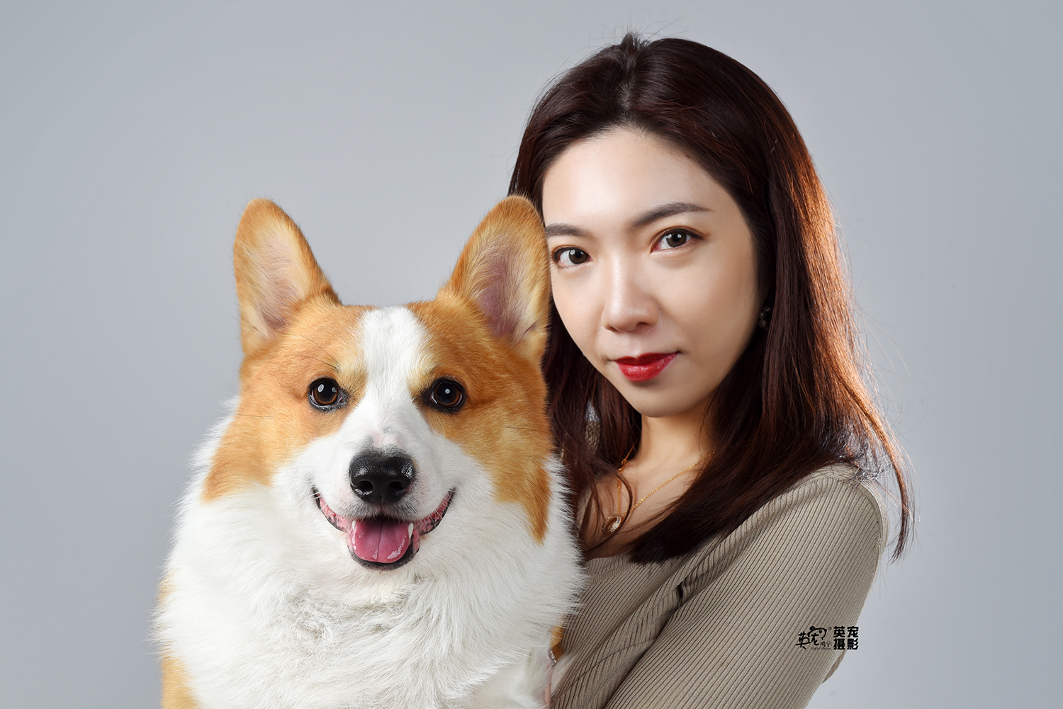 标标致致的人宠合影最适合做头像了简单现在就拍