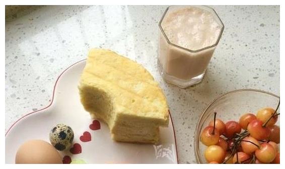 让孩子积食、不长个的3种早餐,家长不要再给孩子吃了!别大意休闲区蓝鸢梦想 - Www.slyday.coM 让孩子积食、不长个的3种早餐,家长不要再给孩子吃了!别大意休闲区蓝鸢梦想 - Www.slyday.coM