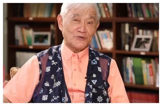 戏骨牛犇谈过世妻子:家里几套房 存款也不少 她的衣服却补了又补