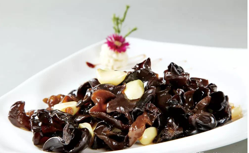 蒜子烧木耳的做法!|木耳|荷兰豆|淀粉_新浪新闻