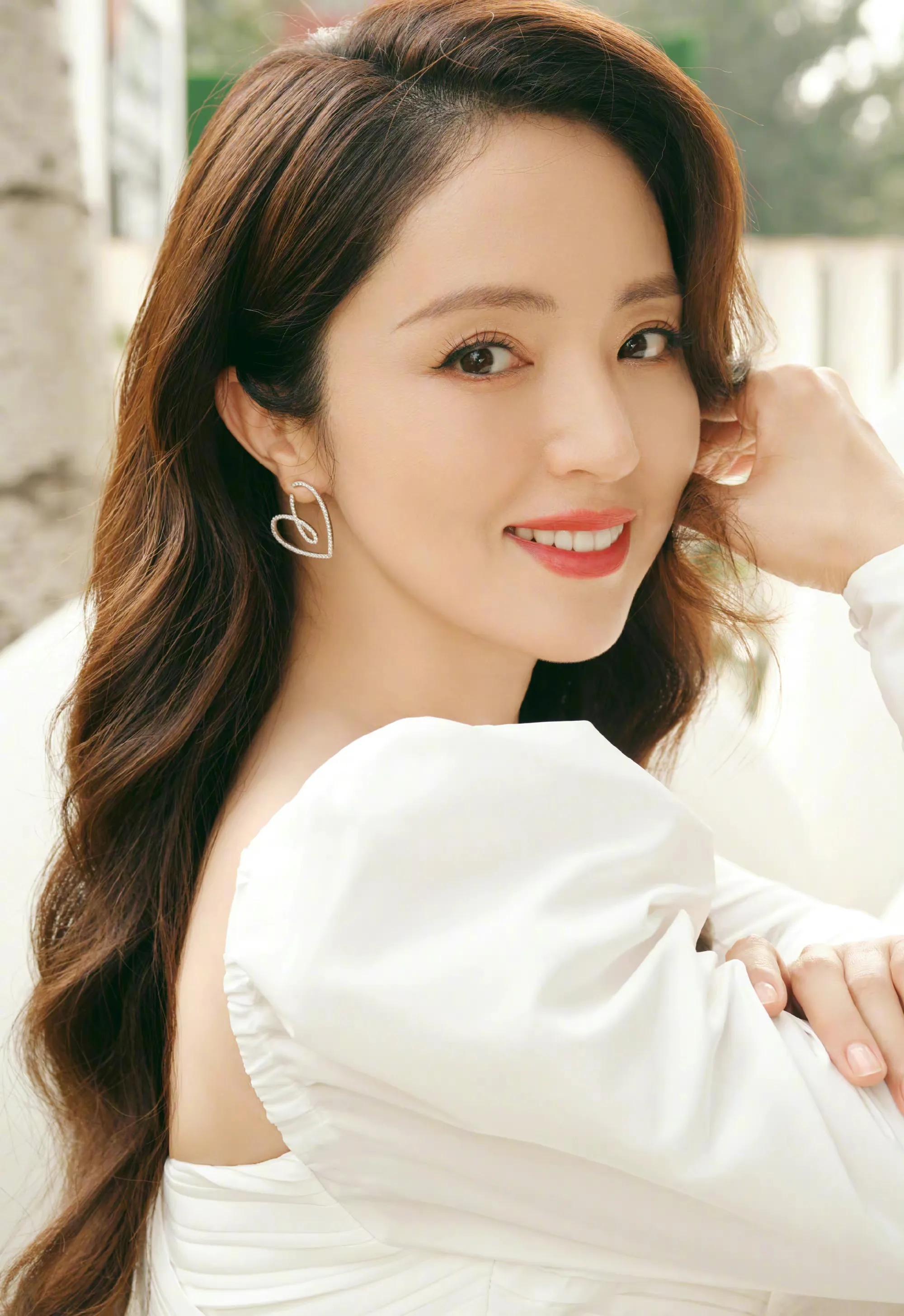 董璇的五彩缤纷生活,优雅迷人!