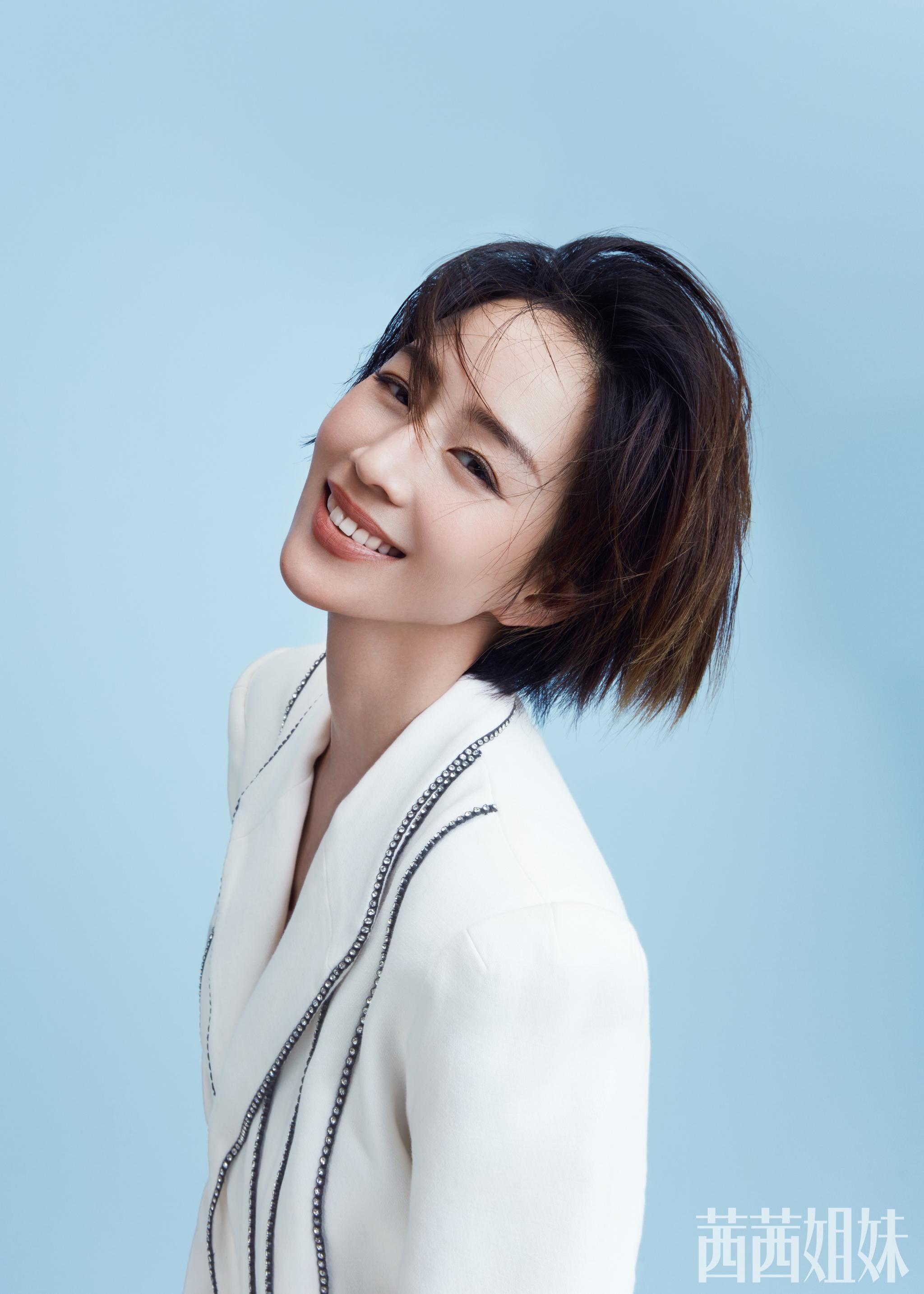 张钧甯都市丽人封面大片 诠释温柔坚韧女性力量__财经头条