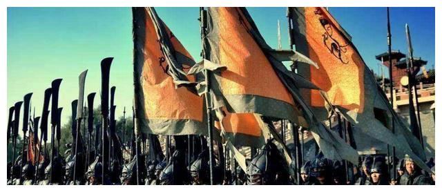 古代打仗时为何扛旗兵不带武器还敢带头冲锋其实他们不简单