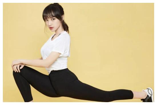 原来程潇这么瘦身的?下腰瞬间粉丝都害羞,网友:为直播首秀拼了