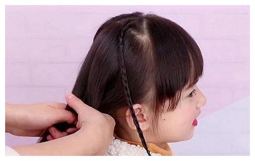 6个月宝宝发际线过高,愁坏了爸妈,姥姥:领导都是这个发型