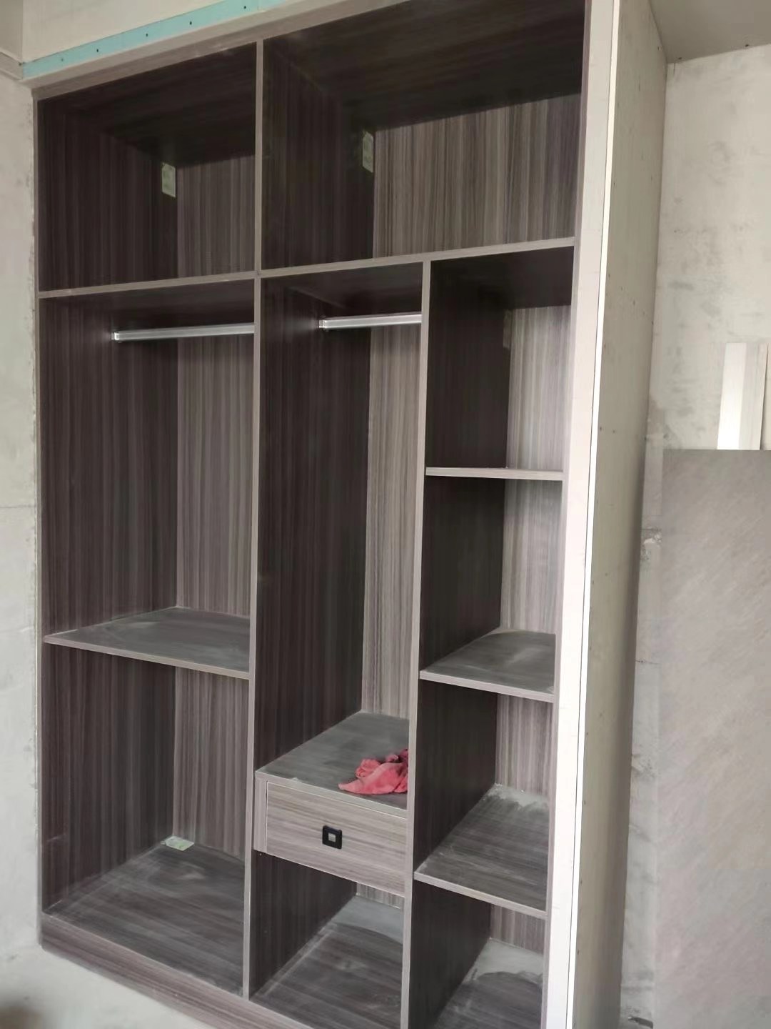 业主喜欢这款兔宝宝(尤加利影),成品后的确耐看