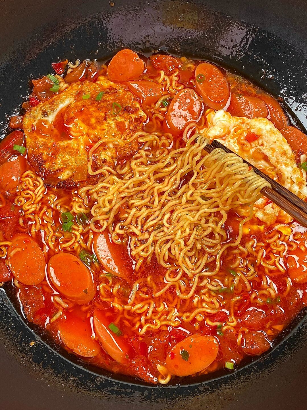 酸汤番茄泡面,好吃的连汤汁都一起喝掉,酸爽开胃是真的香哇__财经头条