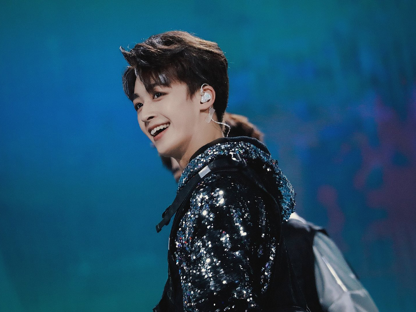 何洛洛的穿衣风差距这么大超自信的穿搭果然穿什么都好看