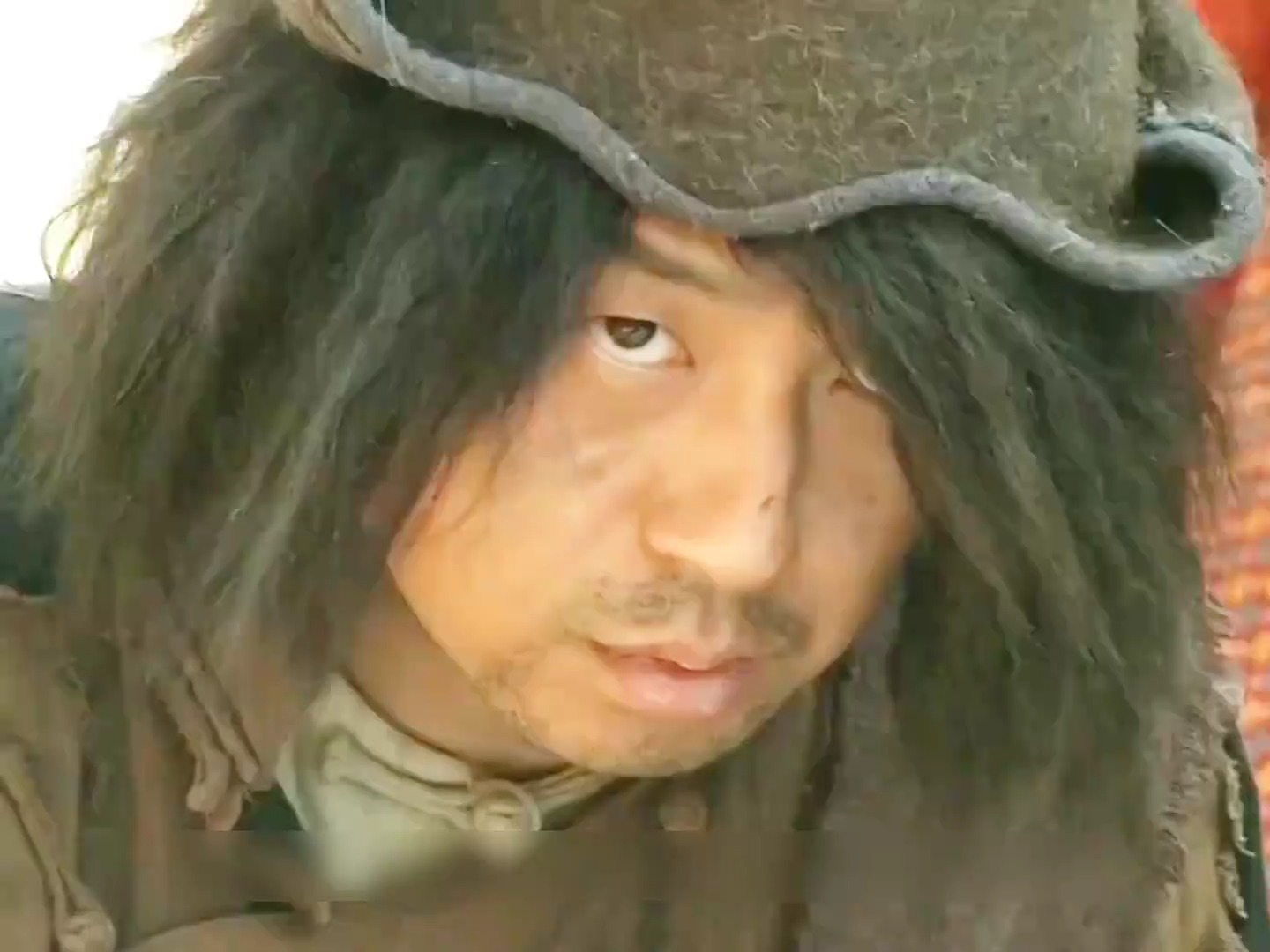 抗日英雄假扮成乞丐，竟是为了暗杀汉奸