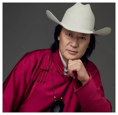 吉祥三宝14年后：爸爸逝世，妈妈隐退，演女儿的英格玛模样大变休闲区蓝鸢梦想 - Www.slyday.coM