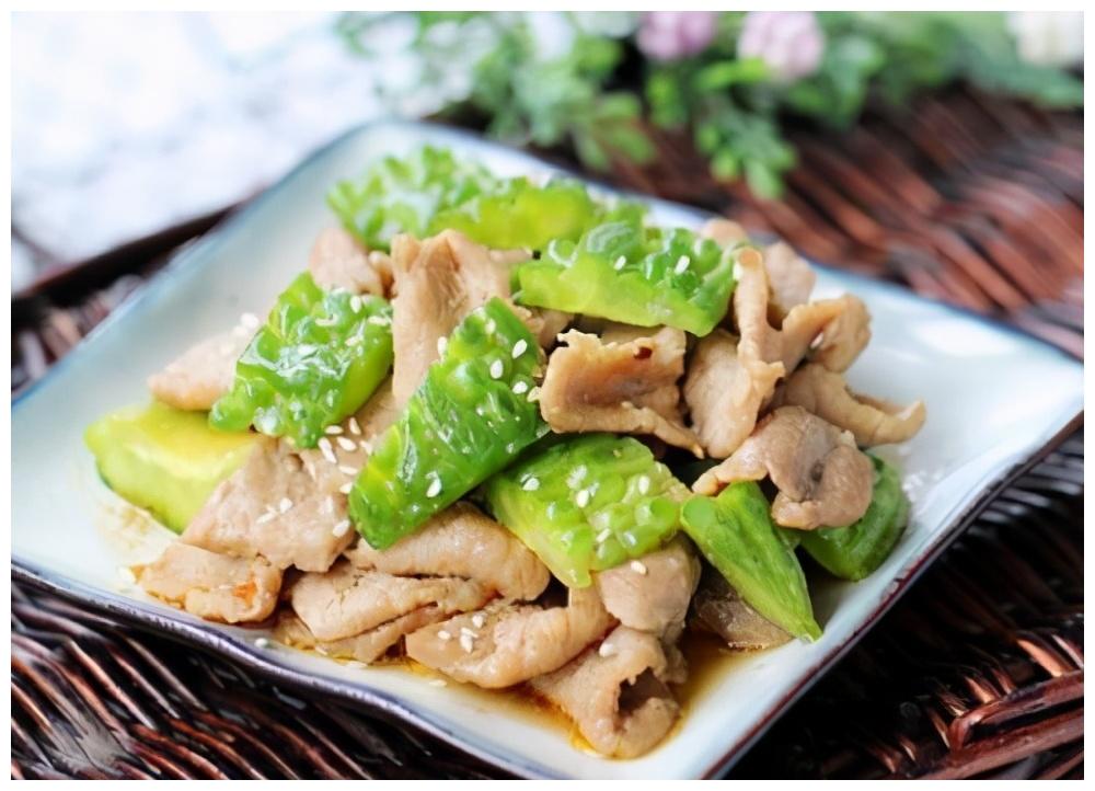 美食推荐苦瓜炒肉片海螺炒韭菜孜然羊肚煎荷兰豆和培根