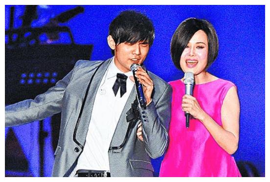 单身歌后发喜糖宣布认干亲,其家产过亿|江蕙|周杰伦|喜糖_新浪新闻