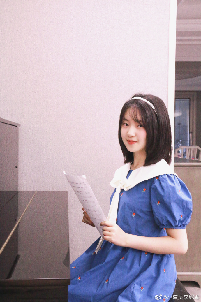 08年美女小演员李妮妮迷人美照欣赏好可爱啊