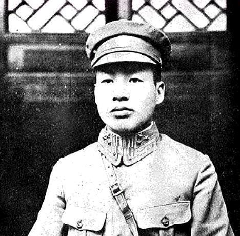 红军飞夺泸定桥时,敌人为何只拆木板不炸桥?原因令人唏嘘感慨休闲区蓝鸢梦想 - Www.slyday.coM 红军飞夺泸定桥时,敌人为何只拆木板不炸桥?原因令人唏嘘感慨休闲区蓝鸢梦想 - Www.slyday.coM