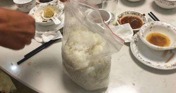 珍惜粮食饭店打包剩米饭回家最好吃的做法香喷喷好吃不浪费