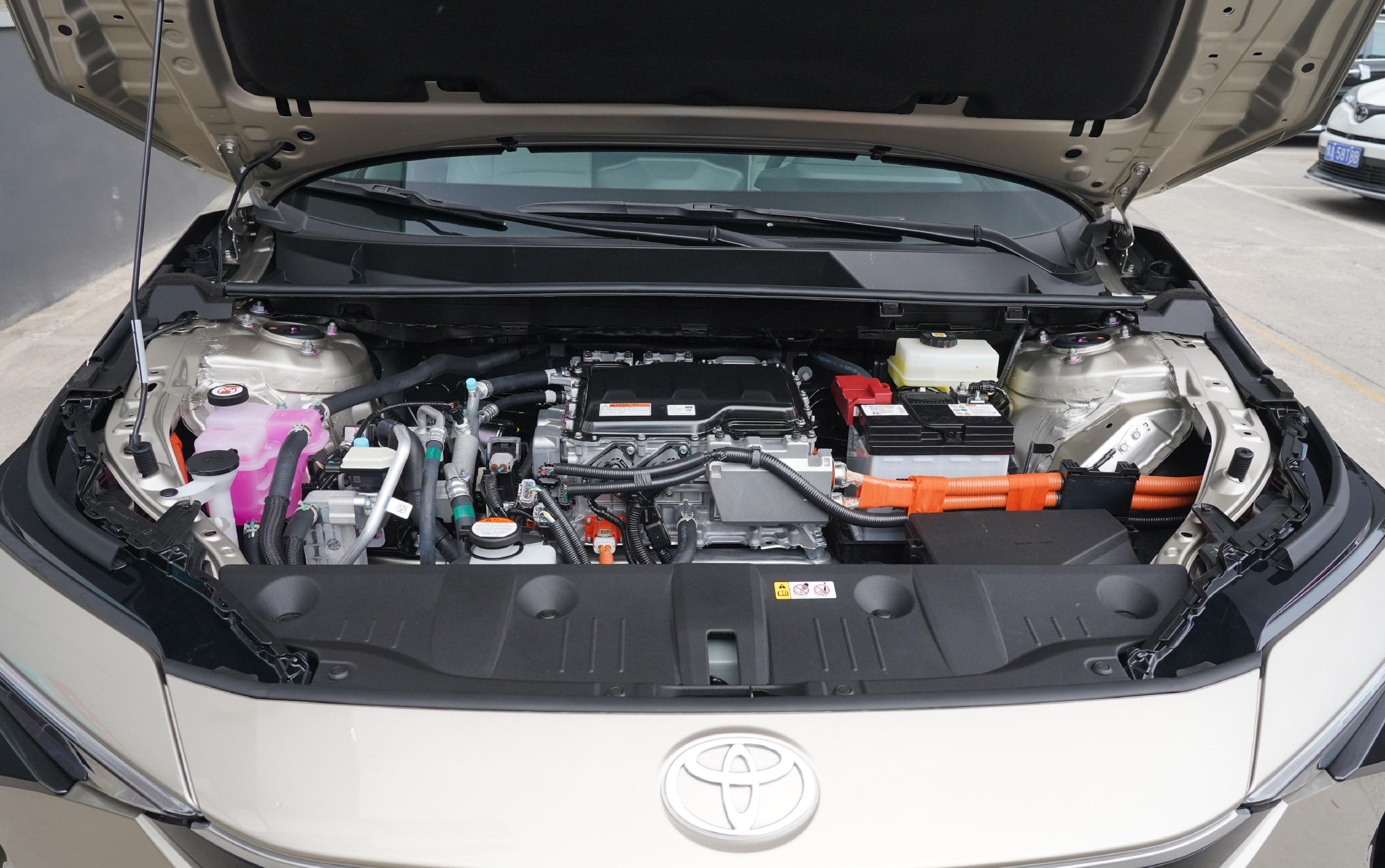 丰田纯电动bz4x,有史以来最差劲的纯电动合资车?-新浪汽车