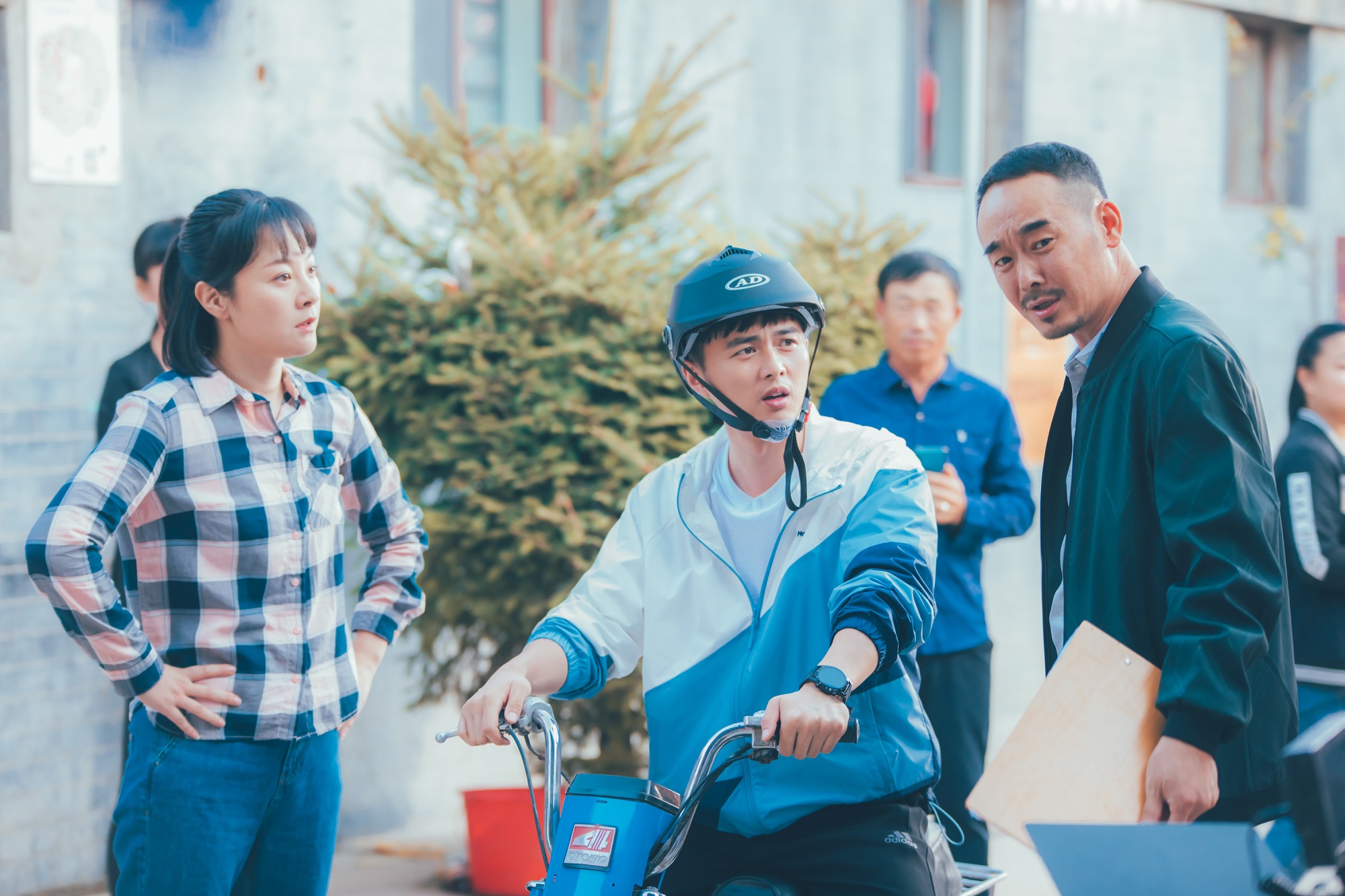 电影青春作伴好还乡今日上映叶祖新演绎拼搏创业青年