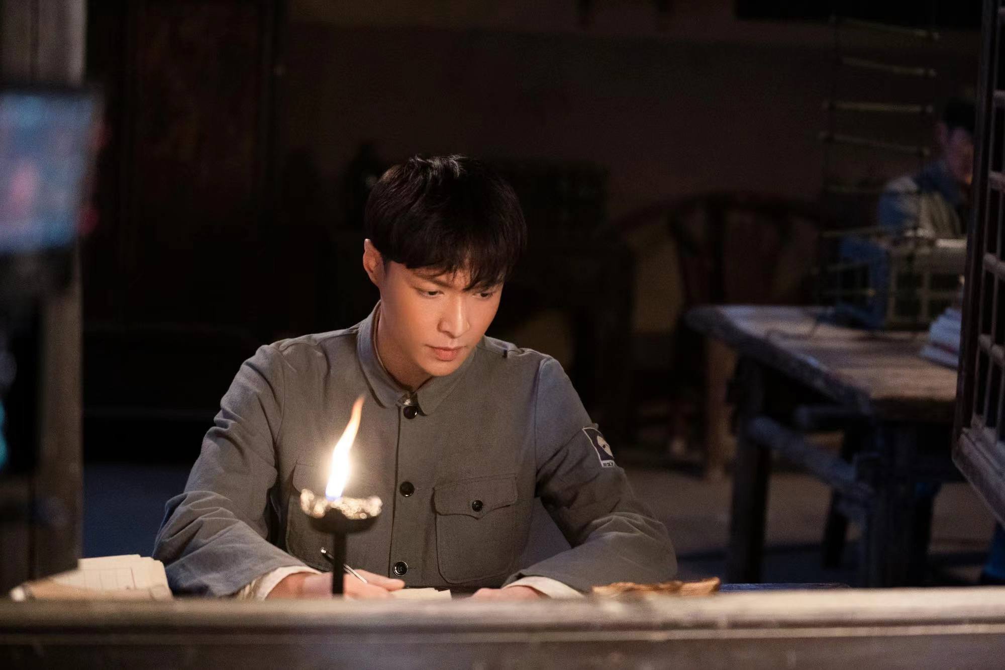 张艺兴参演电影《中国青年:我和我的青春》 以《旗帜》致敬青春__财经