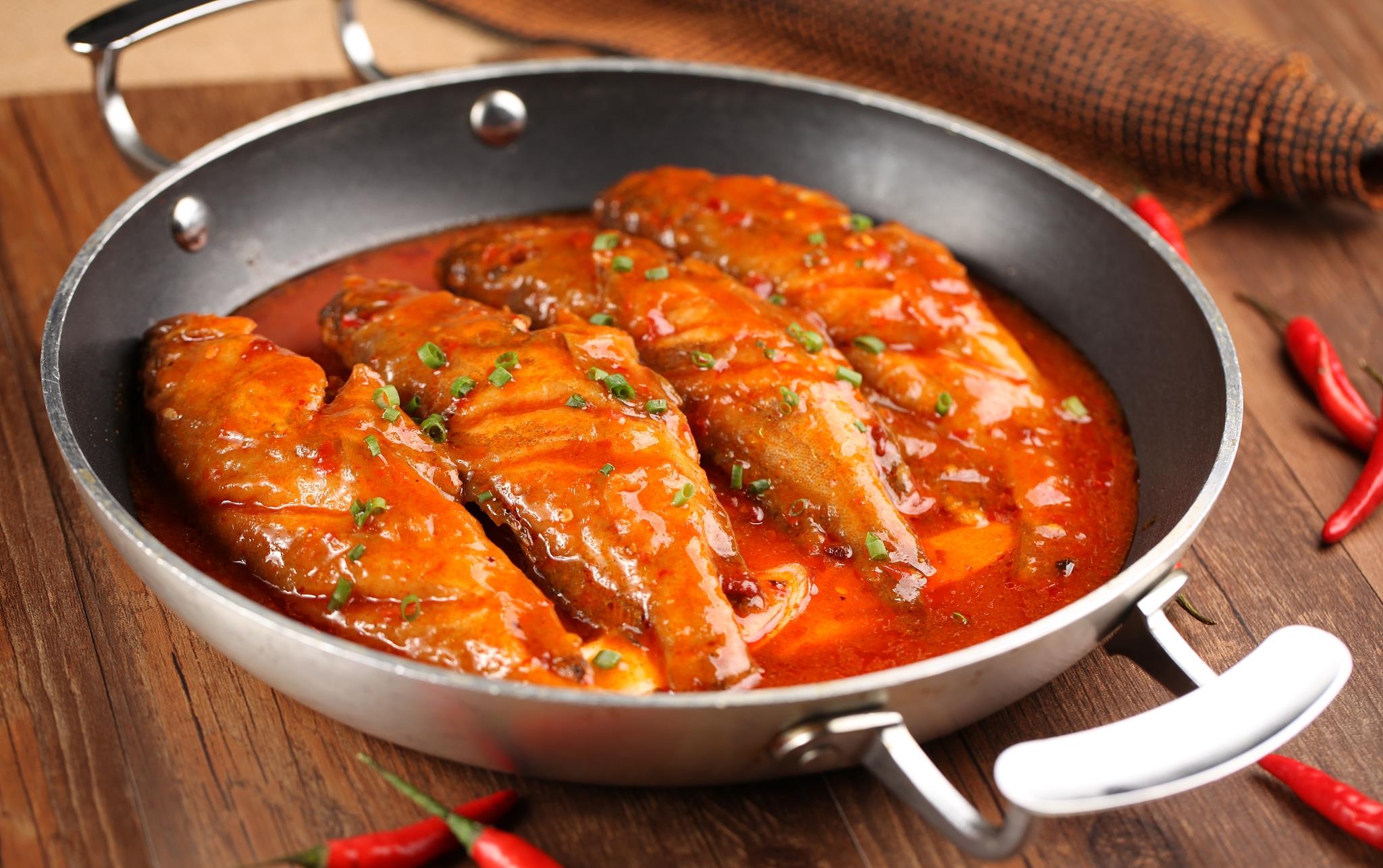 这才是红烧鱼块的正确做法下酒下饭都不错