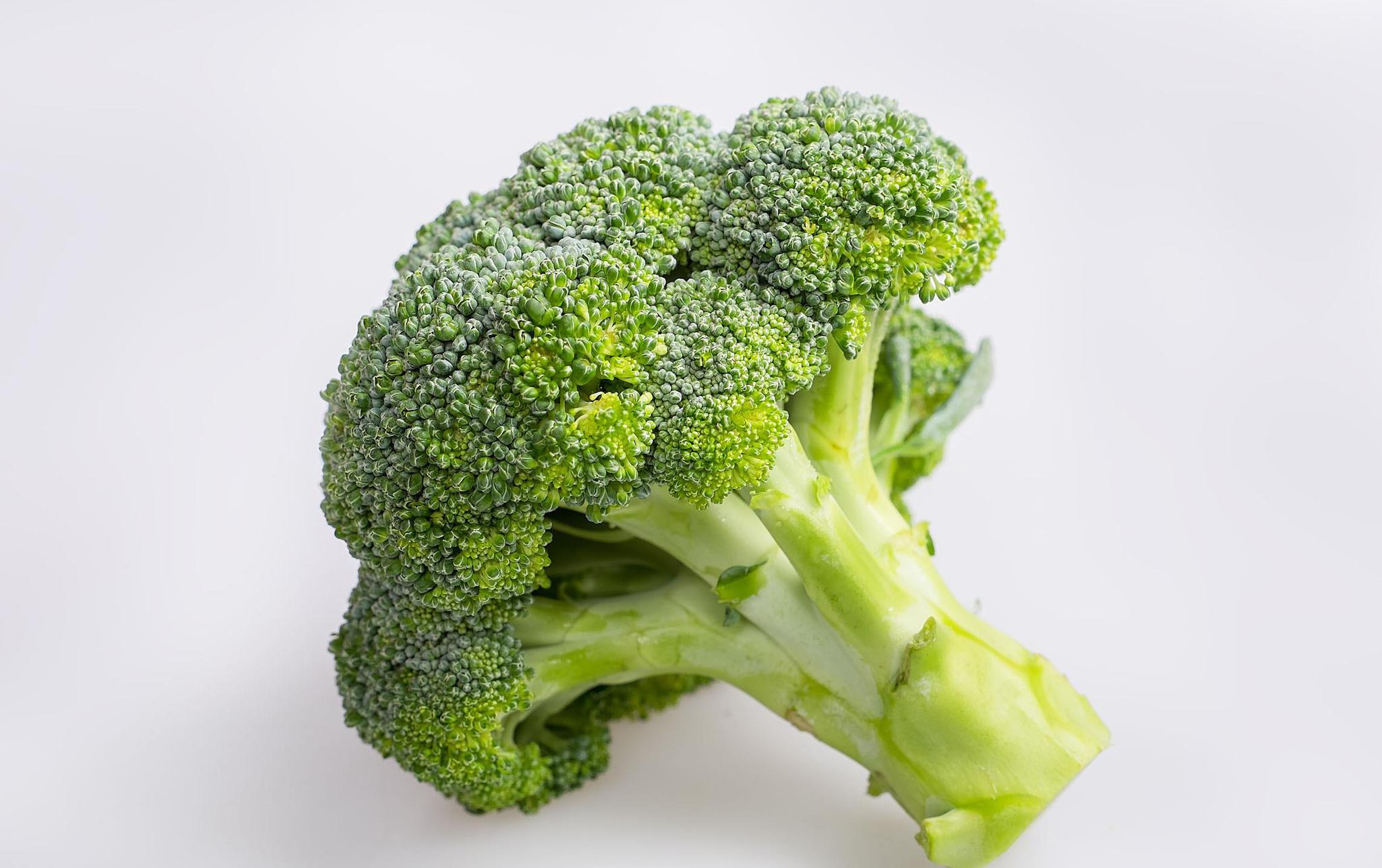 买西兰花时该如何挑选呢西兰花如何保存才能不易发黄