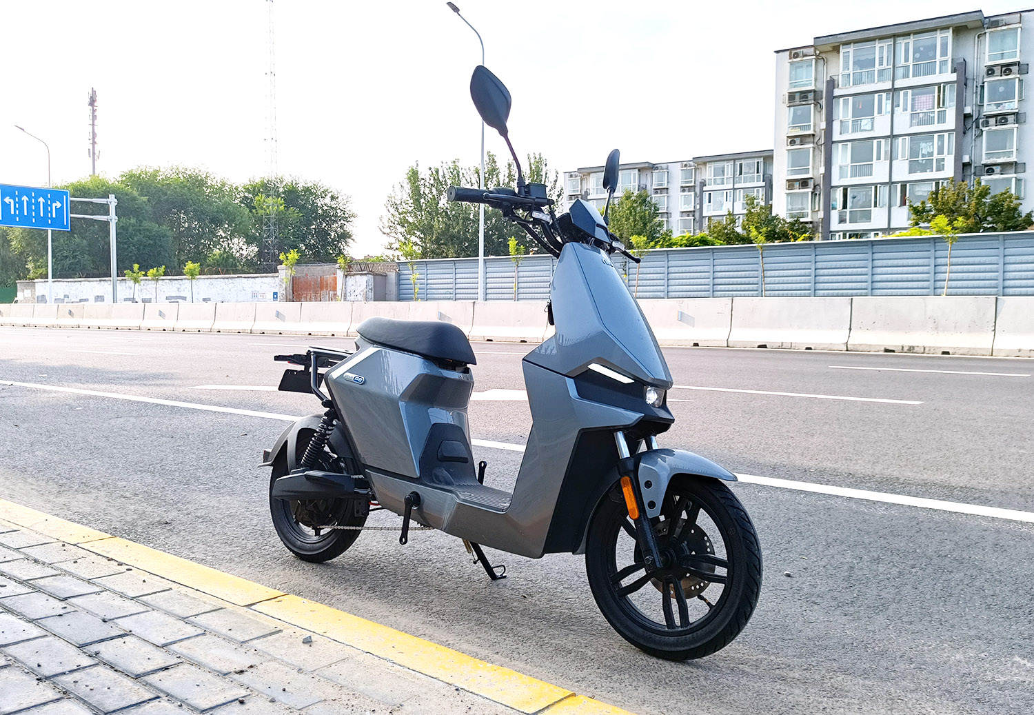 小牛电动govaf2初体验原来电动车也可以如此炫酷