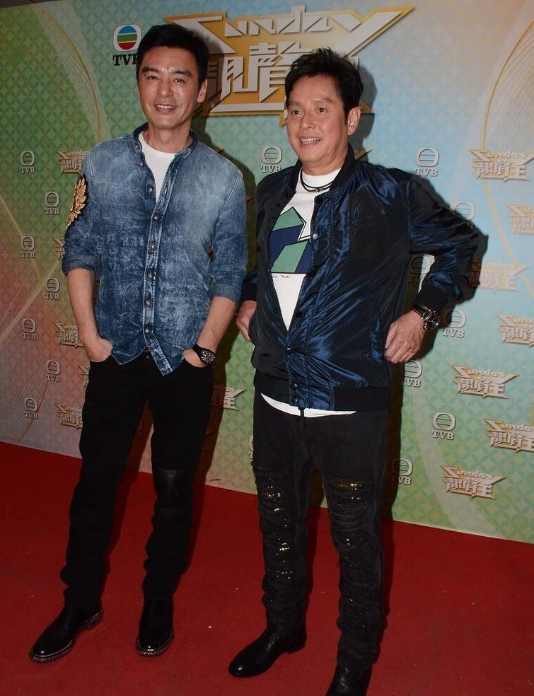 67岁"潇洒哥"钟镇涛现身,个性穿搭超吸睛,真的是人老心未老