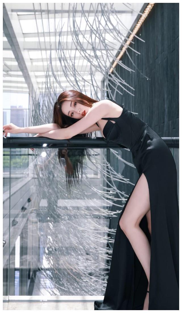 女星美图丨迪丽热巴是腿精我们要明白腿细的重要性