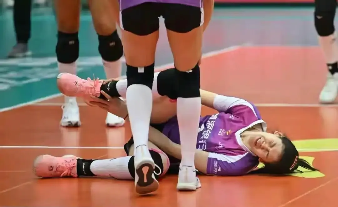 外援伤病引发国际争议，天津女排的训练管理机制面临何种拷问？