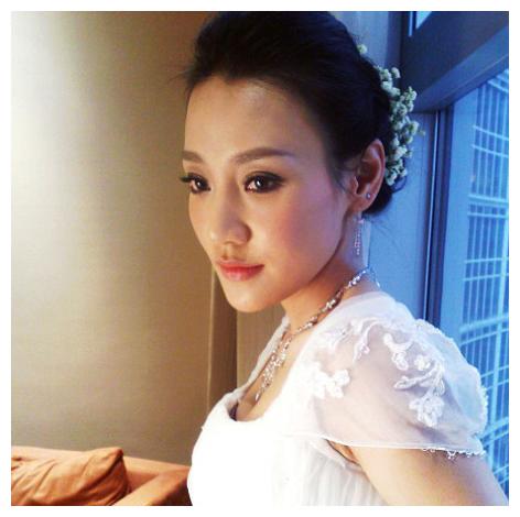 女星潘星谊因一通电话意外身亡,葬礼上,父亲露出耐人寻味的微笑