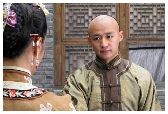 周润发电影排行_周润发在电影上是叫好不叫座,差点被无线电视台雪藏!(2)