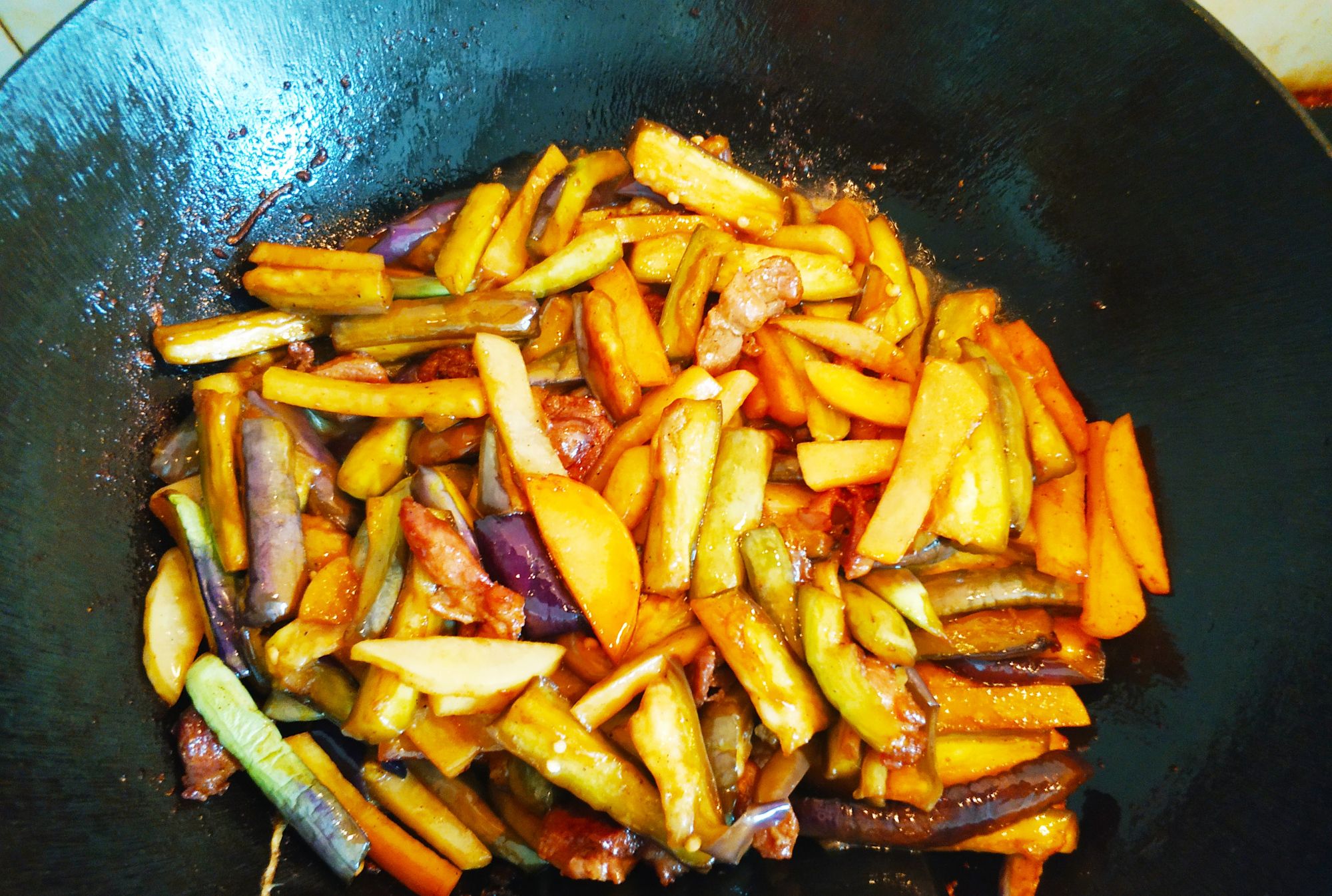 美味的茄子炖土豆,简单好做还好吃,你也做做看