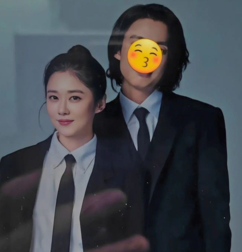 而曾与张娜拉合作韩剧《vip》的李尚允则搞笑的大场面话喊说"再见,祝